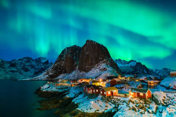 Chasing the Northern Lights – Nature’s Dazzling Light Show